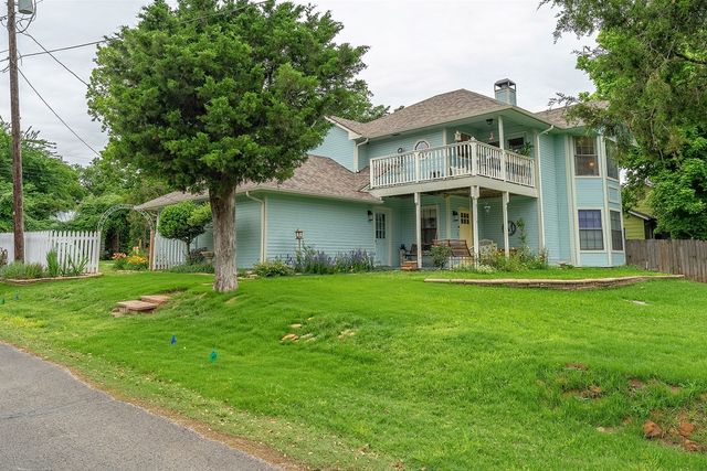 306 Wilson Street, Lake Dallas, TX 75065