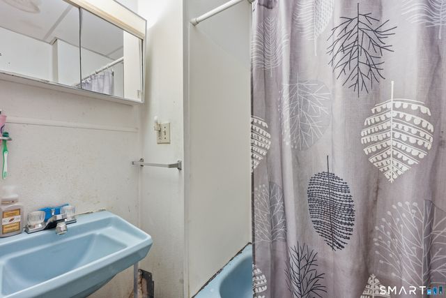 15 Matson Court, Waterbury, CT 06704