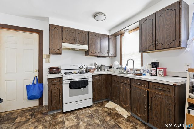 15 Matson Court, Waterbury, CT 06704