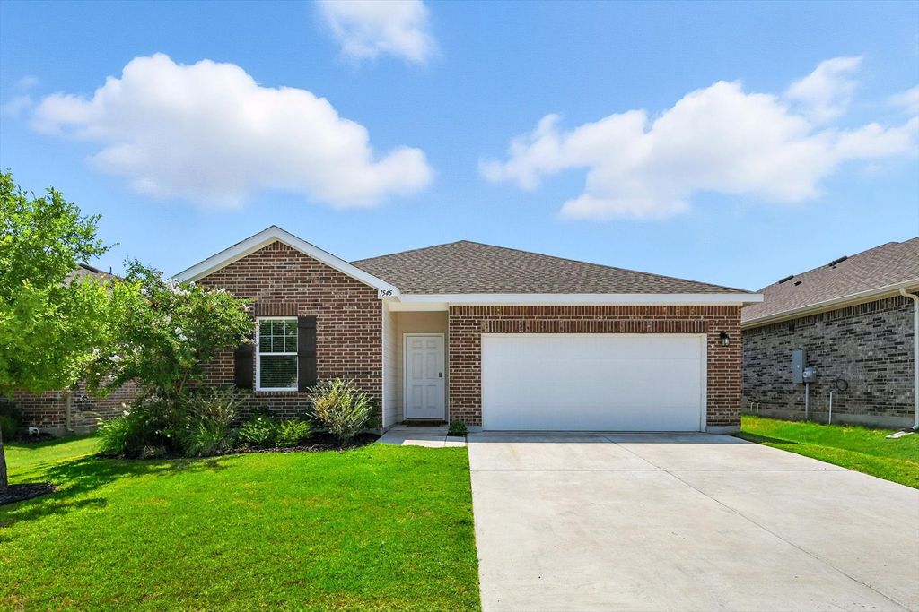 1545 Shadow Hawk Drive, Fort Worth, TX 76052