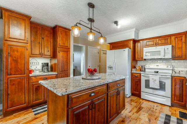 42 Hope Drive, Rock Spring, GA 30739