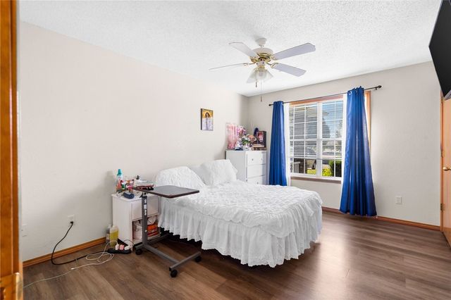 1009 E Linden Street, Rogers, AR 72756