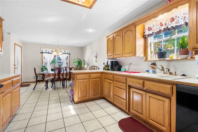 1009 E Linden Street, Rogers, AR 72756