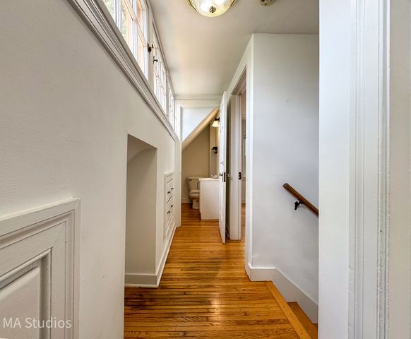 216 Wilcox Avenue, Elgin, IL 60123