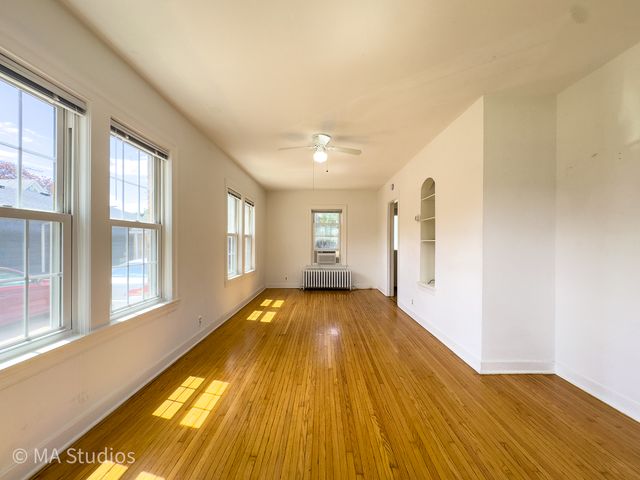 216 Wilcox Avenue, Elgin, IL 60123