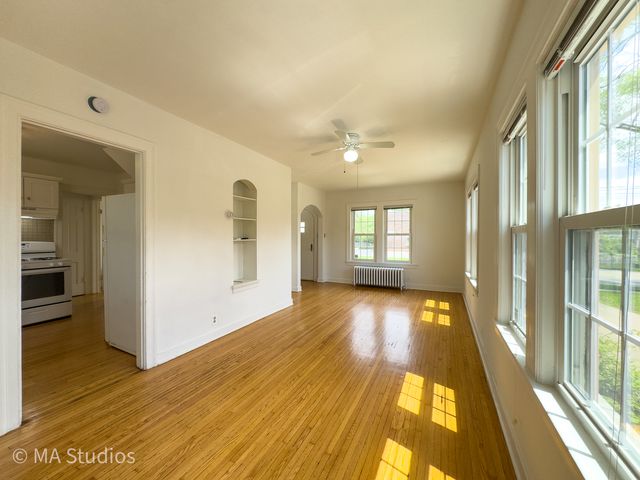 216 Wilcox Avenue, Elgin, IL 60123