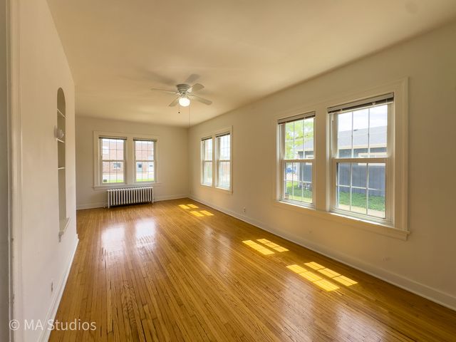 216 Wilcox Avenue, Elgin, IL 60123