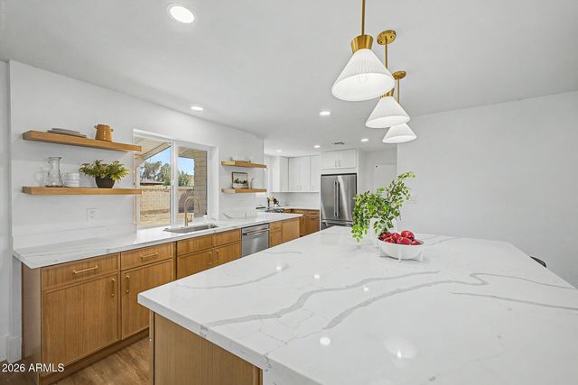 611 E ERIE Drive, Tempe, AZ 85282