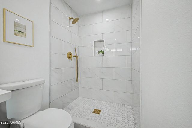 611 E ERIE Drive, Tempe, AZ 85282