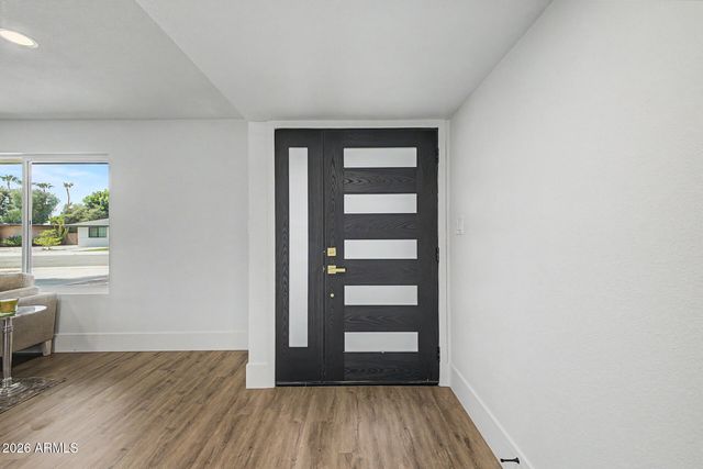 611 E ERIE Drive, Tempe, AZ 85282
