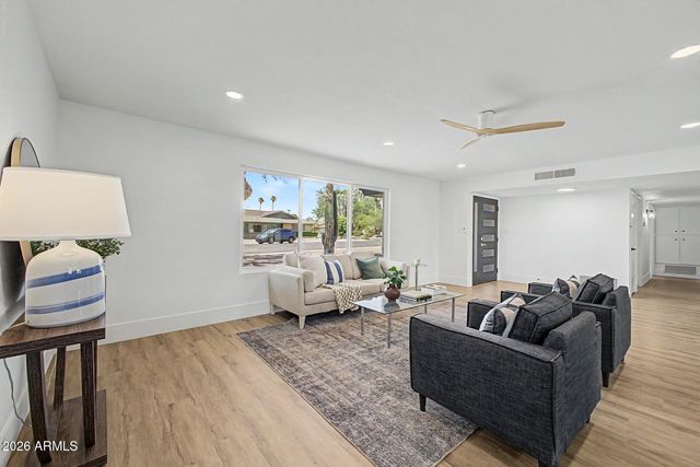611 E ERIE Drive, Tempe, AZ 85282