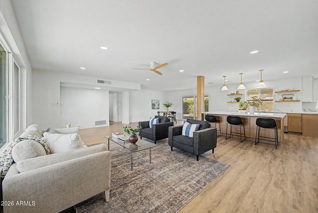 611 E ERIE Drive, Tempe, AZ 85282