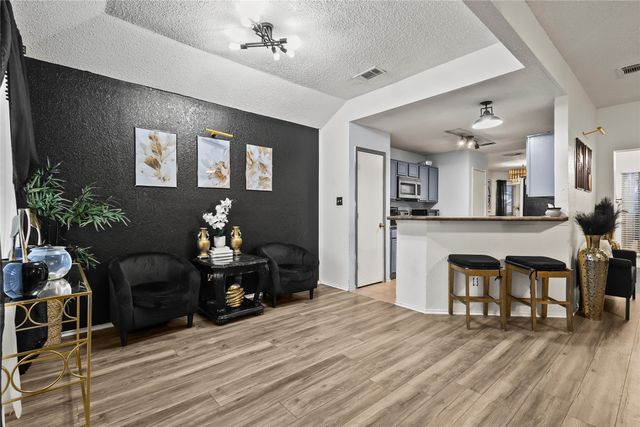 2831 Saint Johns Avenue, Lancaster, TX 75146