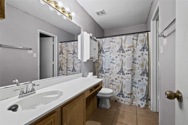 2831 Saint Johns Avenue, Lancaster, TX 75146