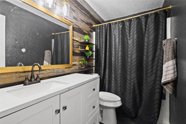 2831 Saint Johns Avenue, Lancaster, TX 75146