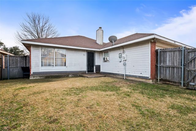 2831 Saint Johns Avenue, Lancaster, TX 75146