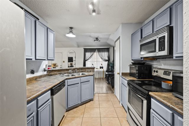 2831 Saint Johns Avenue, Lancaster, TX 75146