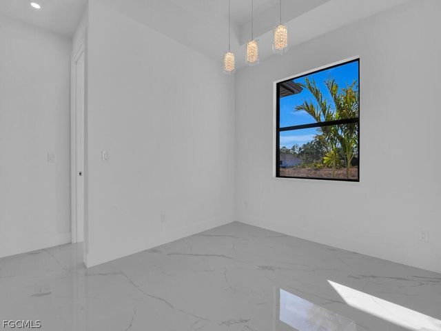 1033 Bassinger AVE S, Lehigh Acres, FL 33974