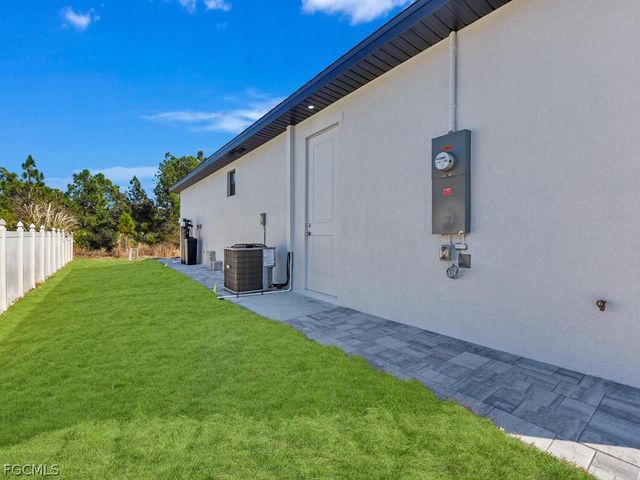 1033 Bassinger AVE S, Lehigh Acres, FL 33974