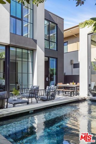 8890 Rosewood Avenue, West Hollywood, CA 90048