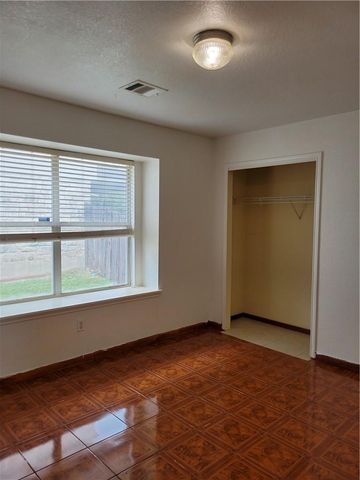 312 Sweet Leaf LN, Pflugerville, TX 78660