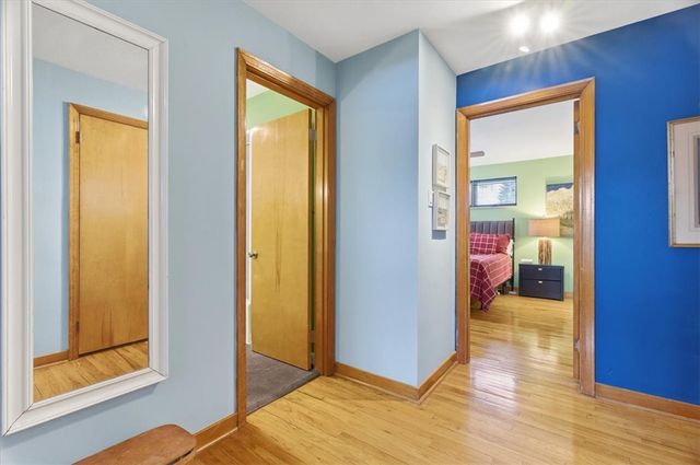 517 Brierly Ln, Munhall, PA 15120