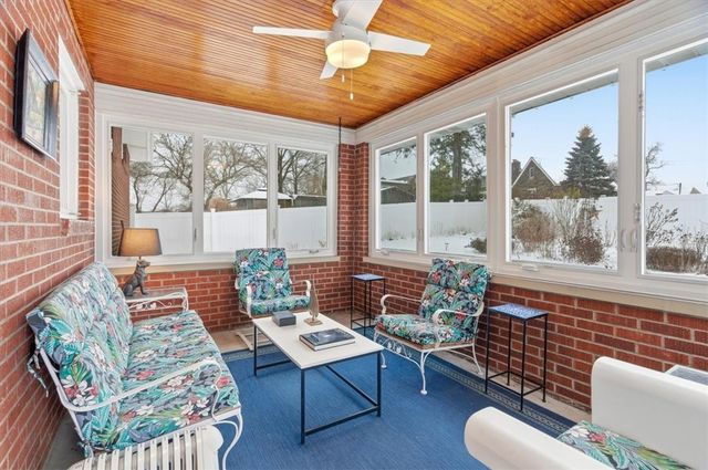 517 Brierly Ln, Munhall, PA 15120