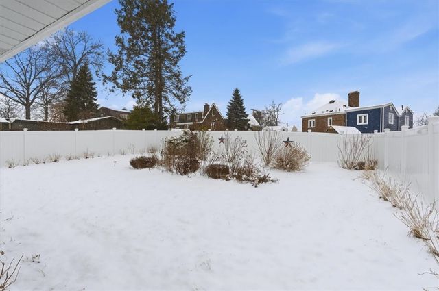 517 Brierly Ln, Munhall, PA 15120