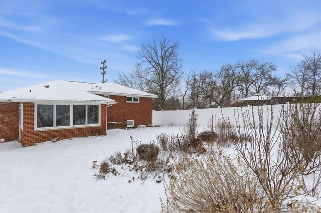 517 Brierly Ln, Munhall, PA 15120