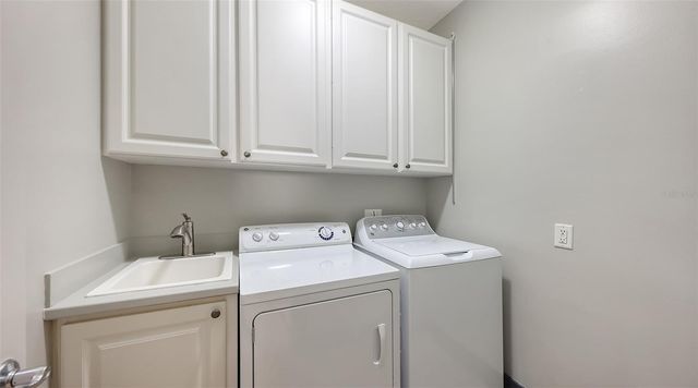 1586 DORGALI DRIVE, Sarasota, FL 34238
