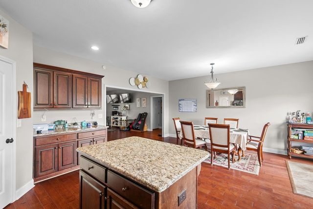 102 Weeping Willow Trail, Headland, AL 36345