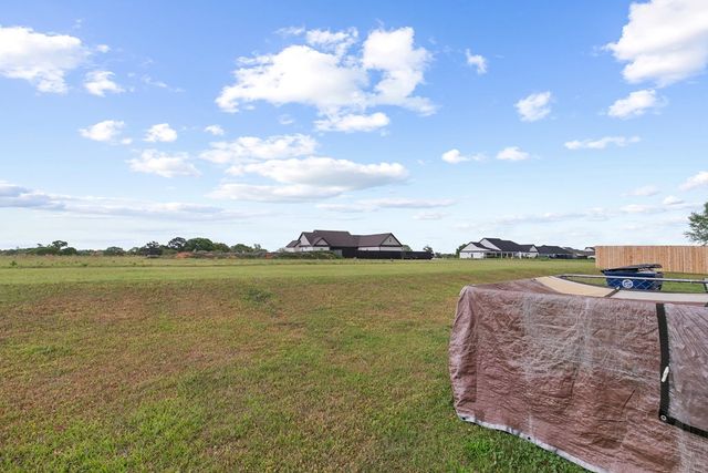 102 Weeping Willow Trail, Headland, AL 36345