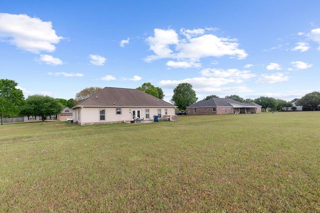 102 Weeping Willow Trail, Headland, AL 36345