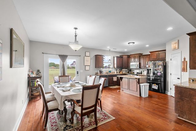 102 Weeping Willow Trail, Headland, AL 36345