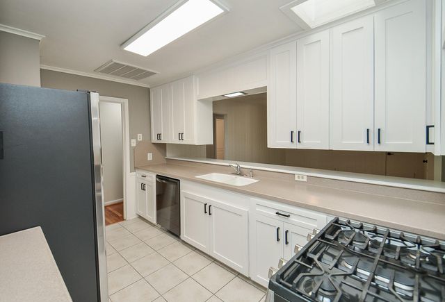 9817 Cedardale Drive, Houston, TX 77055