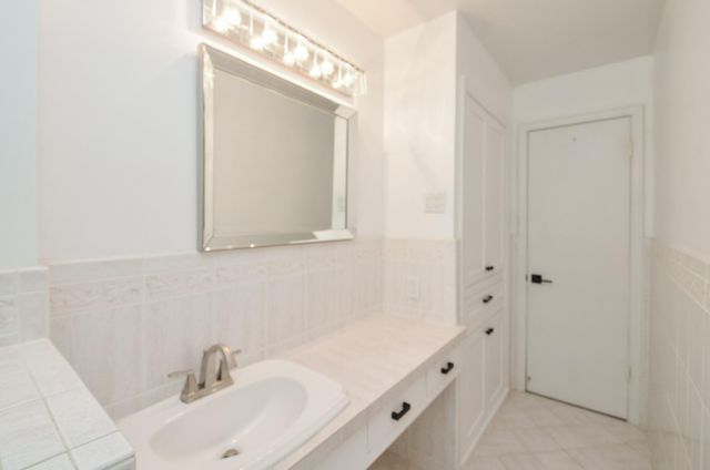 9817 Cedardale Drive, Houston, TX 77055