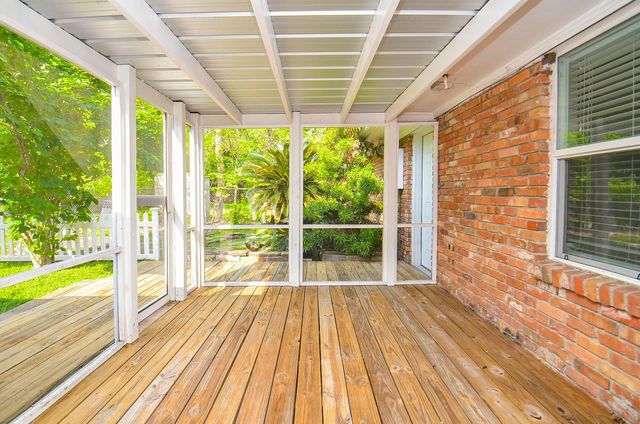 9817 Cedardale Drive, Houston, TX 77055
