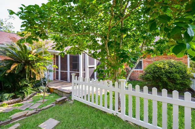 9817 Cedardale Drive, Houston, TX 77055