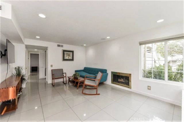 53 Oxford 14, Irvine, CA 92612