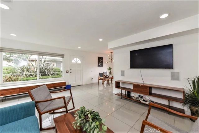 53 Oxford 14, Irvine, CA 92612