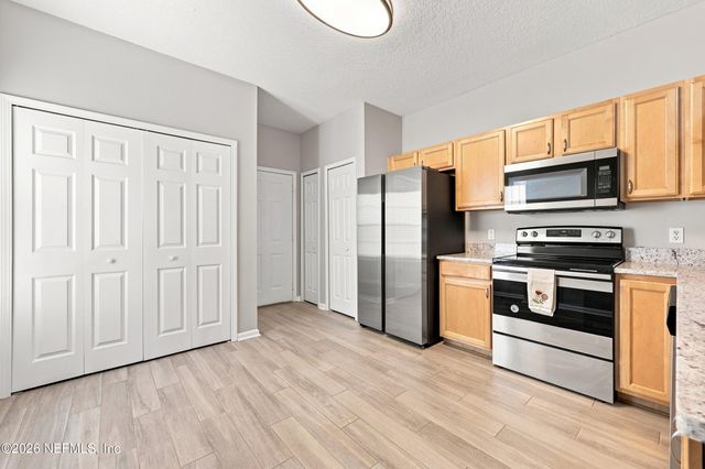 857 SOUTHERN CREEK Drive, St. Johns, FL 32259