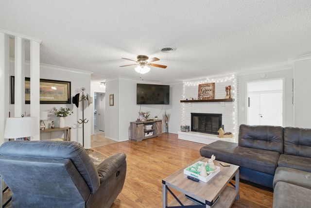 9200 Bethel Court, Lipan, TX 76462