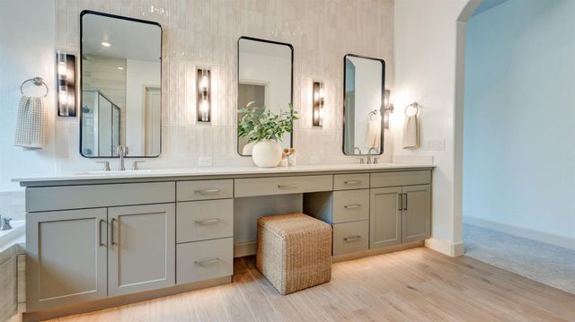 1675 N Blackwood Avenue, Clovis, CA 93619