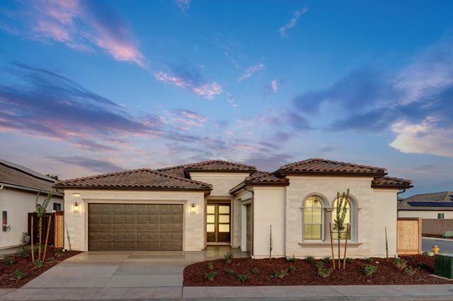 1675 N Blackwood Avenue, Clovis, CA 93619