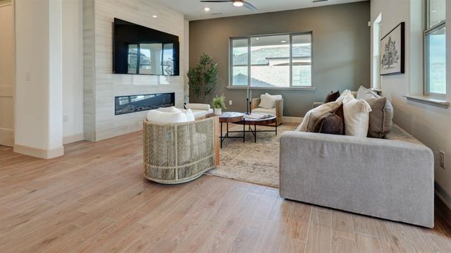 1675 N Blackwood Avenue, Clovis, CA 93619