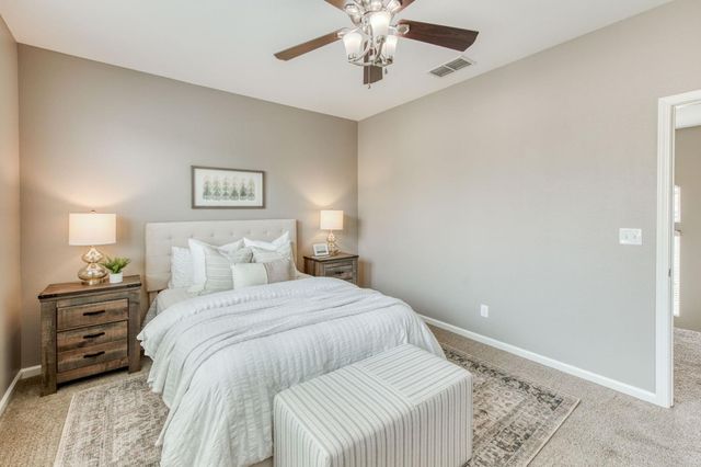 3037 Roche Lane, Clovis, CA 93619