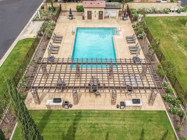 3037 Roche Lane, Clovis, CA 93619