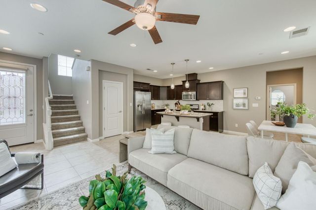 3037 Roche Lane, Clovis, CA 93619