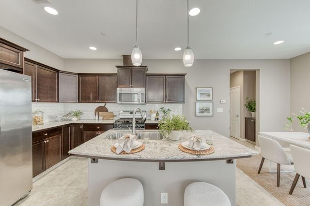 3037 Roche Lane, Clovis, CA 93619