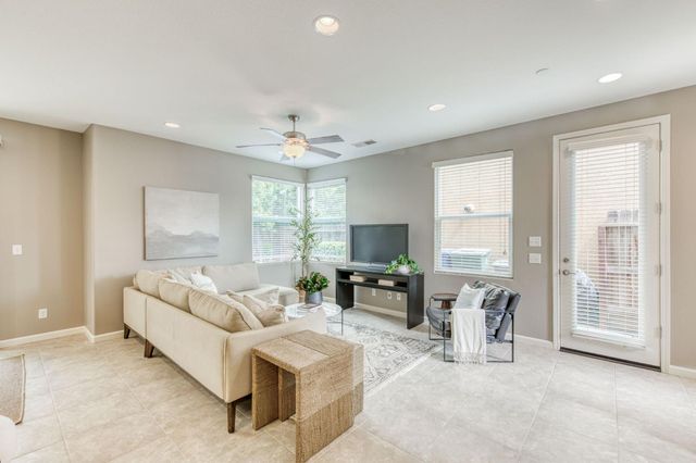 3037 Roche Lane, Clovis, CA 93619